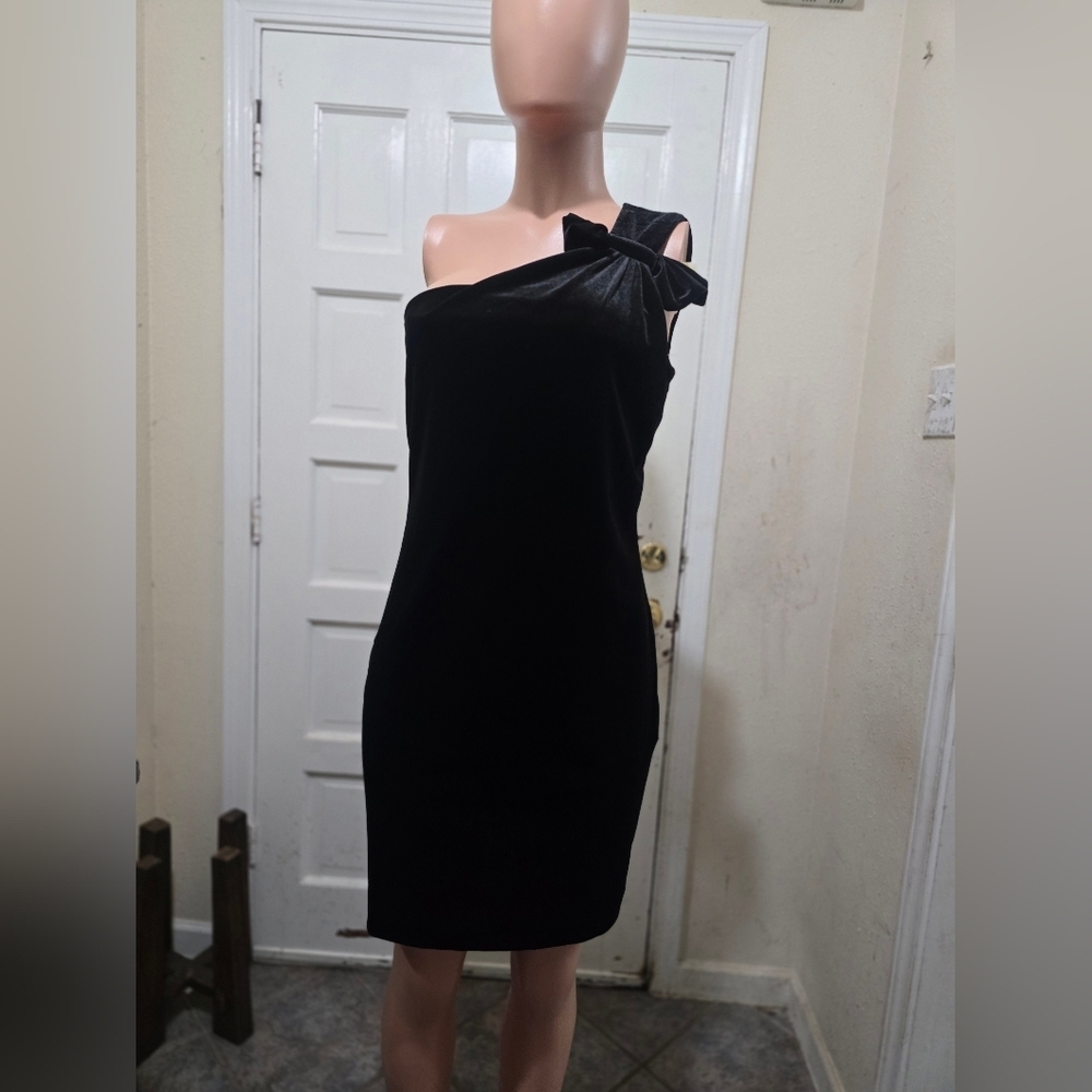 Michael Kors Black One-Shoulder Dress with Bow